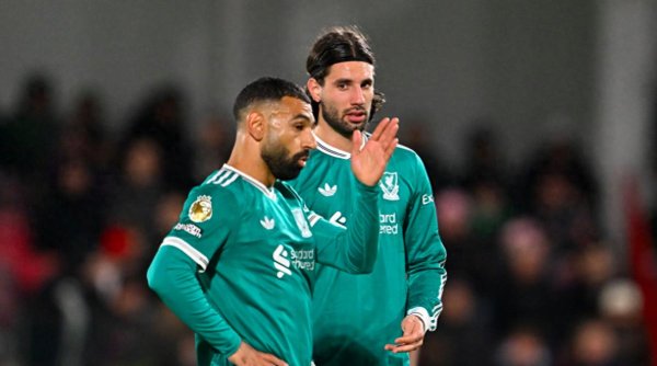 天盈资本 范迪克送点! 利物浦2-3小蜜蜂惨遭联赛4连败跌至第六 被曼联超越